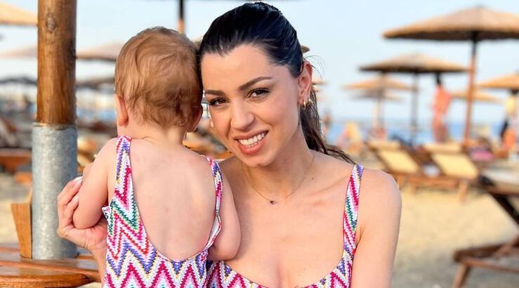 Κλέλια Γιασεμίδου: Με την κόρη της την πρώτη ημέρα στο σχολείο [εικόνα]