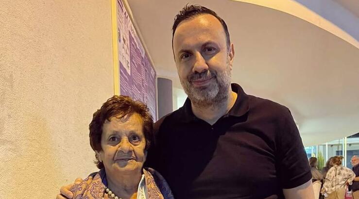 Τάσος Τρύφωνος: «Η μητέρα μου με περίμενε να έρθω από την Αθήνα για να “φύγει”» [βίντεο]