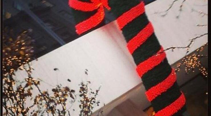 Ποια μαμά στόλισε το μπαλκόνι της με ένα τεράστιο μπαστούνι;