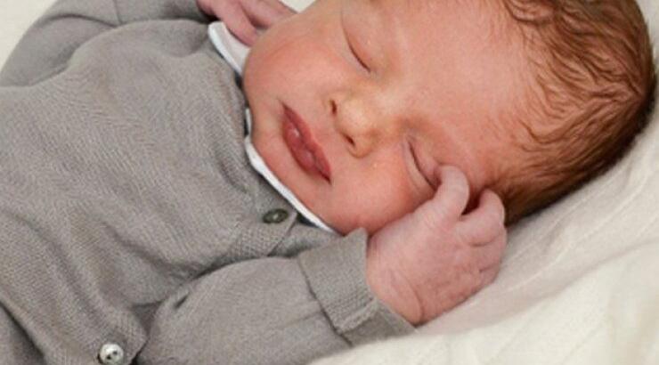 Είναι μόλις δύο ημερών - Η πρώτη φωτογραφία του μωρού τους...
