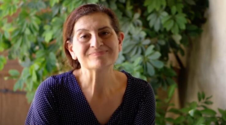 Γιάννα Λευκάτη: Η τούρτα - έκπληξη από τους συνεργάτες της εν μέσω γυρισμάτων [βίντεο]