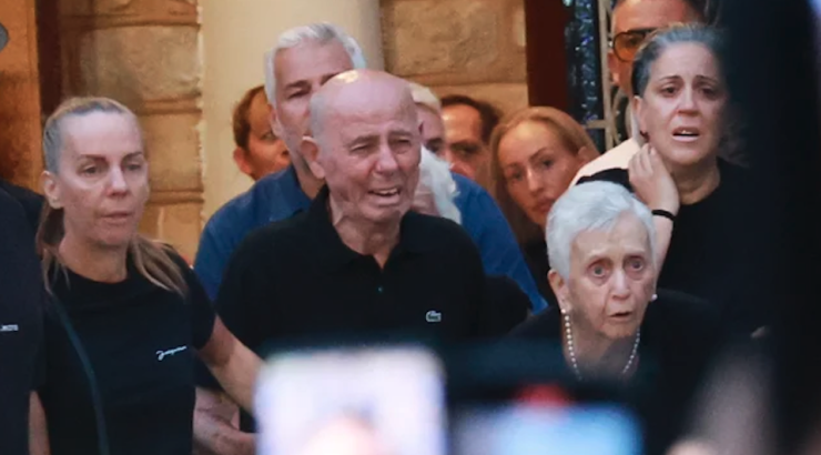Πατέρας Μαζωνάκη: «Αν βοηθούσαν λίγο τα κανάλια, ο Γιώργος θα ήταν σήμερα εδώ μαζί μας»