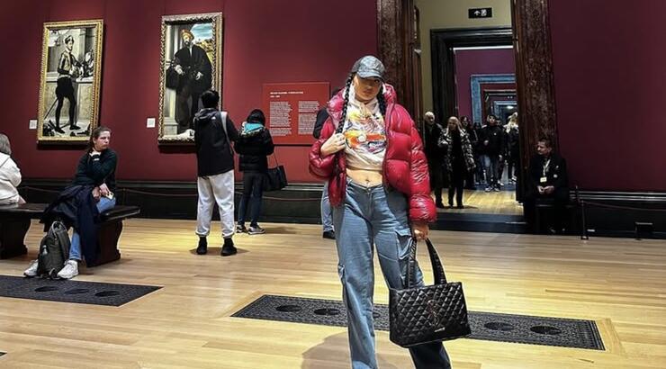 Άγνωστοι πυρπόλησαν το αυτοκίνητο Eλληνίδας τράπερ: Κατήγγειλε ότι δεχόταν απειλές