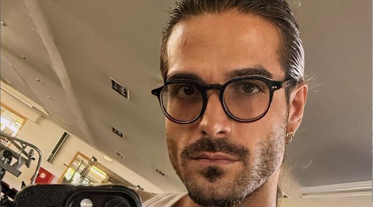 Άρης Μουγκοπέτρος: Μας έδειξε πρώτη φορά τα 2 πρόσθετα δάχτυλα μετά τον ακρωτηριασμό του