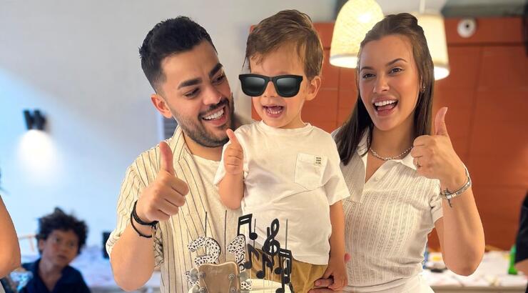 Χρήστος Σαντικάι: Οι υπέροχες γενέθλιες του στιγμές με τη Λάουρα Νάργες και τον γιο τους