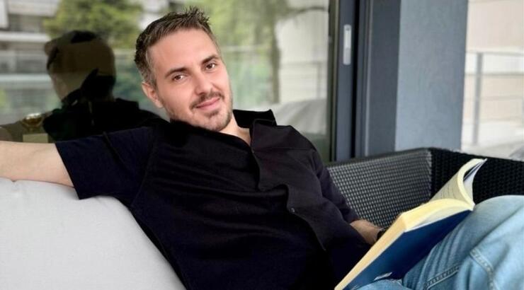 Μιχάλης Χατζηγιάννης: Δείτε τον να μαγειρεύει φασόλια στο σπίτι του [εικόνες]