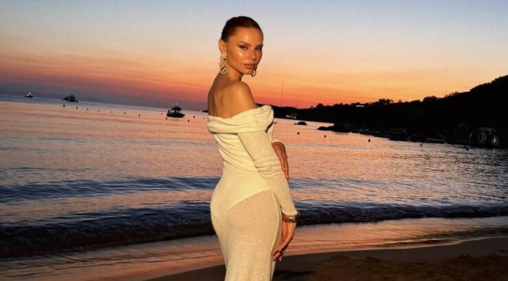Η Έβελυν Καζαντζόγλου εντυπωσιάζει με το beauty look της στη Βενετία