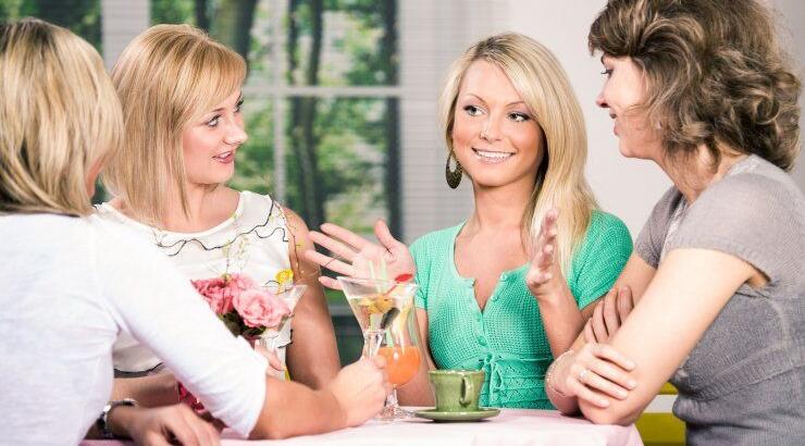 25 πράγματα που κάνεις για τη φίλη σου 