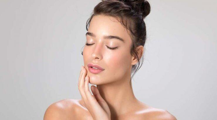 Ακμή: Οι τρεις "αθώες" συνήθειες που την προκαλούν