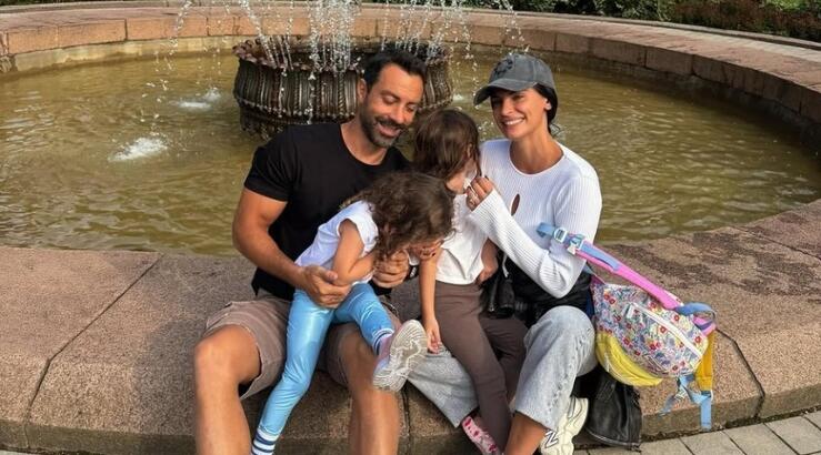 Xριστίνα Μπόμπα για τις κόρες της: «Όταν μας ζητά ο κόσμος φωτογραφίες, τρελαίνονται, δεν το θέλουν καθόλου» [βίντεο]