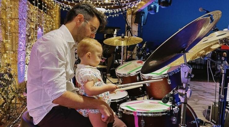 Ίαν Στρατής: "Δεν μπορώ να πω ότι ήμουν τελείως έτοιμος να γίνω πατέρας" [βίντεο]