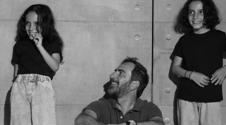 Λώρης Λοϊζίδης: Το κινηματογραφικό βίντεο με τις κόρες του σε θάλασσα της Πάφου που δημοσίευσε