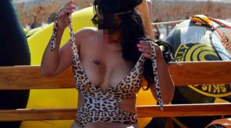 Άφωνοι όλοι στην παραλία: Ελληνίδα άλλαξε μαγιό μπροστά στους λουόμενους 