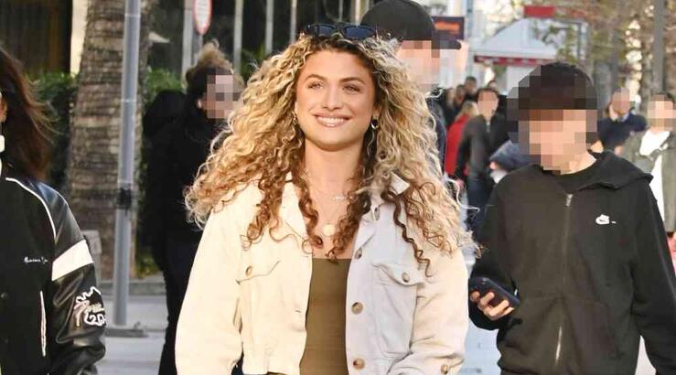 Antigoni: Την «τσακώσαμε» σε βόλτα για ψώνια με τη μαμά της στην Αθήνα [εικόνες] 