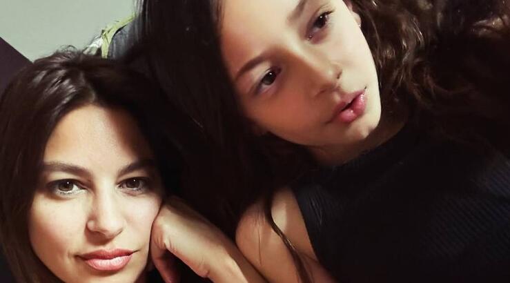 Κωνσταντίνα Ευριπίδου: Έκανε με την κόρη της τον viral χορό του tiktok [βίντεο]