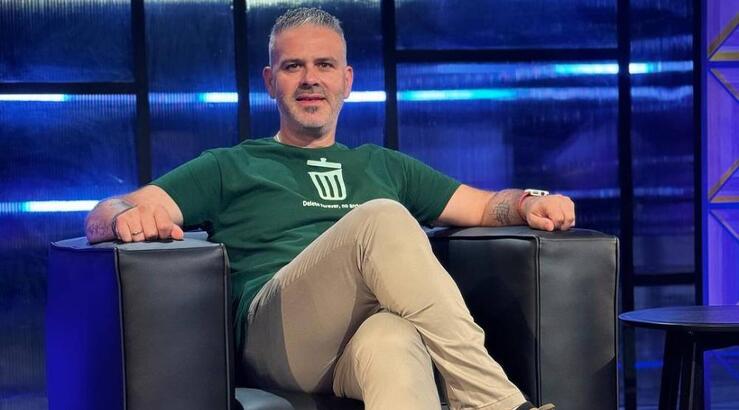 Λούης Πατσαλίδης: «Κάθε εβδομάδα πριν την εκπομπή πάω στο κοιμητήριο» [βίντεο]