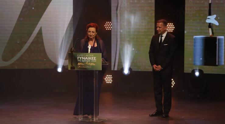 Αννίτα Σαντοριναίου: Καθηλωτική στη σκηνή των MFA παραλαμβάνοντας το τιμητικό βραβείο συνολικής προσφοράς 