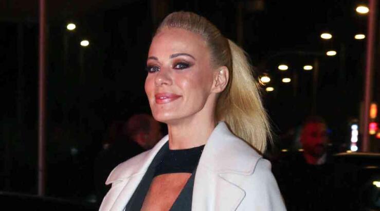 Ζέτα Μακρυπούλια: Η minimal chic εμφάνισή της σε βραδινή έξοδο [εικόνες]