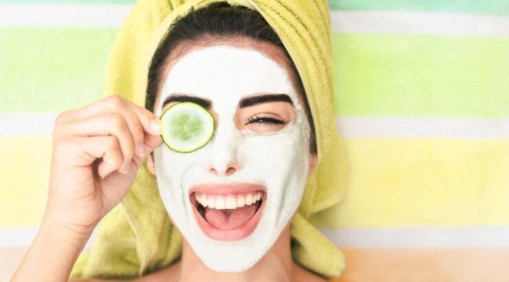 Ηλιακό έγκαυμα: Σου βρήκαμε την πιο τέλεια DIY μάσκα προσώπου για άμεση ανακούφιση