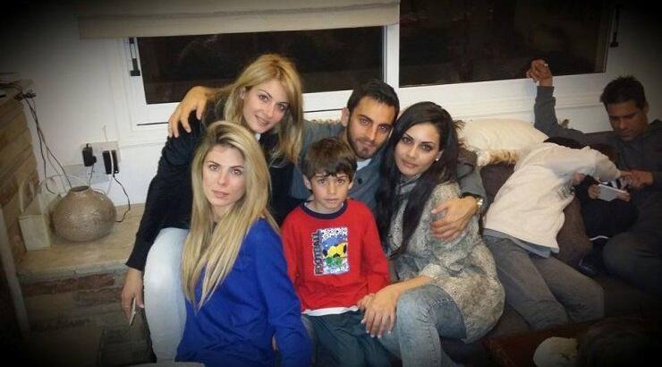  Η φωτογραφία του Κούλλη Παύλου με την αδερφή του Μαρία Έλενα Κυριάκου μετά την ανακοίνωση ότι πέρασε στα live του “The Voice”