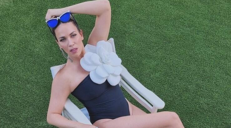 Κατερίνα Στικούδη: Το πιο γλυκό καλοκαίρι με τους Σερίφηδές της στην παραλία [βίντεο]