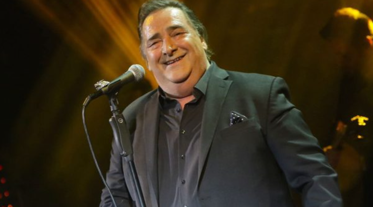 Συγκίνηση: Ακούστε το νέο τραγούδι του Βασίλη Καρρά 2,5 χρόνια μετά τον θάνατό του – «Η δική μου πατρίδα»
