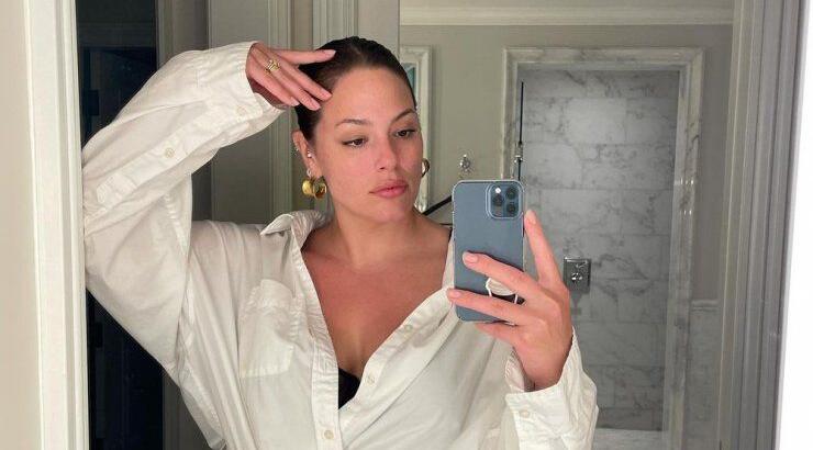 Belly mask: Η Ashley Graham σου δείχνει πώς να αποφύγεις τις ραγάδες στην κοιλιά εάν είσαι έγκυος