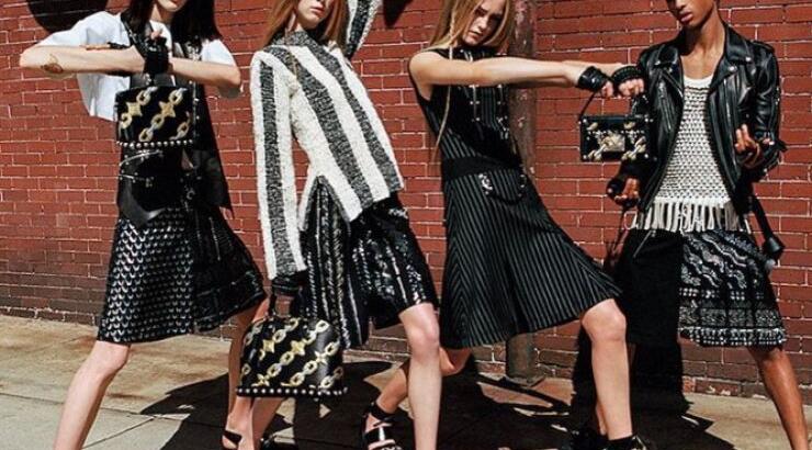 Jaden Smith: Ποζάρει με φούστα στη νέα καμπάνια του Louis Vuitton