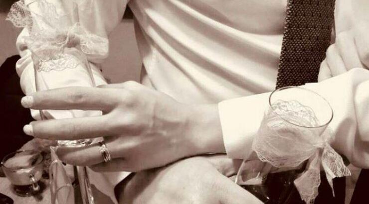 Έλληνας τραγουδιστής ανεβαίνει τα σκαλιά της εκκλησίας και το ανακοίνωσε μέσω facebook