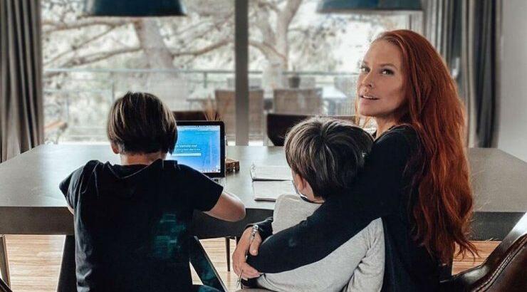 Η Σίσσυ Χρηστίδου μπήκε στην κουζίνα με τα αγόρια της! [εικόνες]