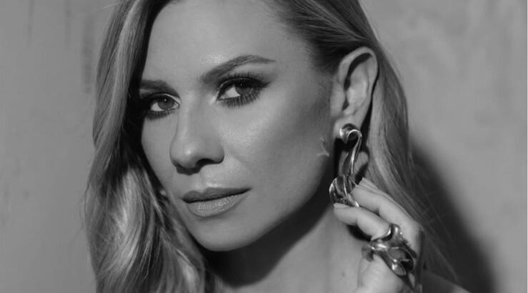 Σε σοκ η Κατερίνα Καραβάτου: Πέτυχε τον γιο της να συνομιλεί με άγνωστο στο διαδίκτυο - "Τρελάθηκα" [βίντεο]