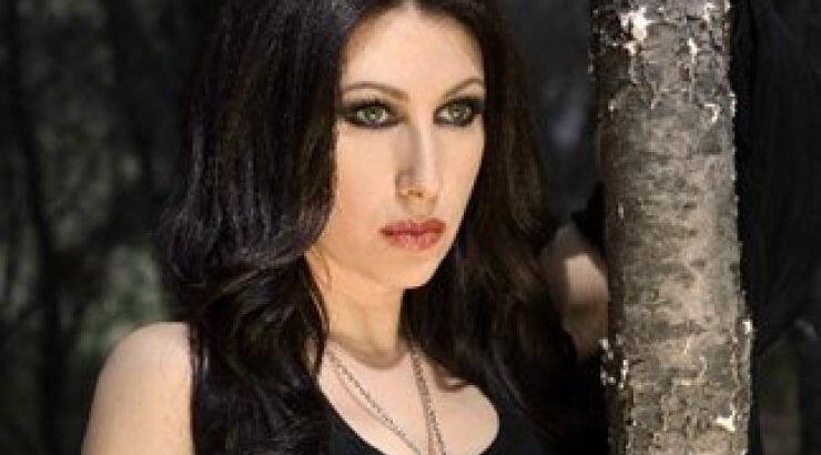 Μαντώ: «Αυτή την εποχή ο κόσμος ακούει ό,τι να’ ναι»