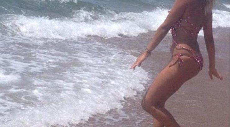 Η Κωνσταντίνα Σπυροπούλου μας δείχνει την... κυτταρίτιδα της!