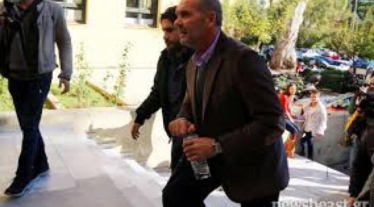 Δικηγόρος Πέτρου Κωστόπουλου: «Έχει πουλήσει όλη την περιουσία του για να ξεχρεώσει»