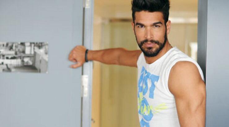 Νίκος Αναδιώτης: Δείτε τους καλλίγραμμους κοιλιακούς του!