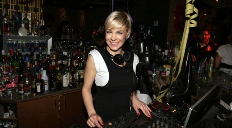 Ράνια Κωστάκη: "Είπα στον Πουνέντη πάω να κάνω ένα τσιγάρο και δεν ξαναγύρισα για την εκπομπή"