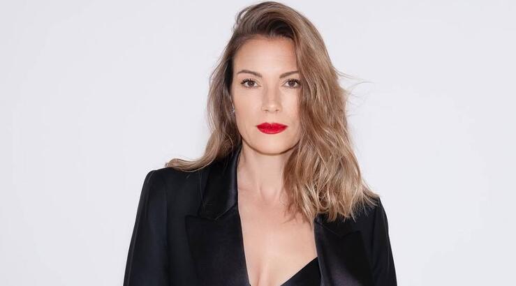 Βίκυ Καγιά: Με μαύρο sequin κοστούμι στο κόκκινο χαλί της Berlinale