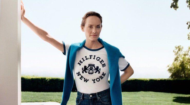 Η Amber Valletta στην νέα καμπάνια Tommy Hilfiger Fall 2023