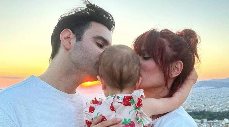 Μαίρη Συνατσάκη - Ίαν Στρατής: Οικογενειακή εξόρμηση στη θάλασσα [εικόνα]