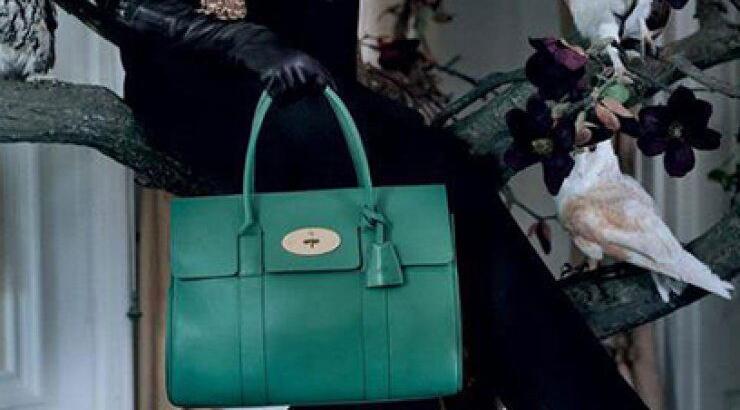  Ποιο διάσημο μοντέλο πρωταγωνιστεί στη φθινοπωρινή καμπάνια του οίκου Mulberry;