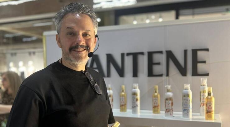 Ο Κωνσταντίνος Κάγκας αποκαλύπτει τα tips του για λαμπερά και υγιή μαλλιά 