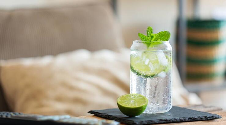 Ανθρακούχο νερό: Τα οφέλη του και πότε να αποφεύγεις την κατανάλωση του