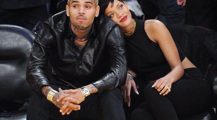 Rihanna: Γιατί παρακαλά τον Chris Brown;