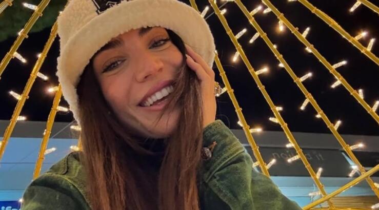 Ήβη Αδάμου: Με τη μητέρα,τις αδερφές της και την κόρη της για βόλτα στο κέντρο της Αθήνας [εικόνες]