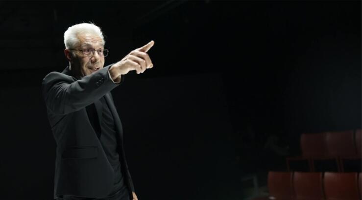 Σταύρος Λούρας: Η συγκινητική κίνηση προς τους θεατές παράστασής του - «Τα έβαλα με τον διευθυντή της σκηνής» [βίντεο]