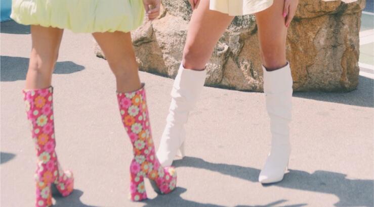 Μπότες μέσα στη ζέστη; To ανατρεπτικό trend του καλοκαιριού