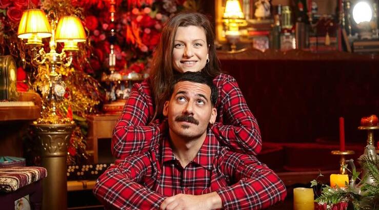 Δραγούμη - Χαραλάμπους: Η στιγμή που ο γιος τους κρατάει αγκαλιά τη νεογέννητη κόρη τους