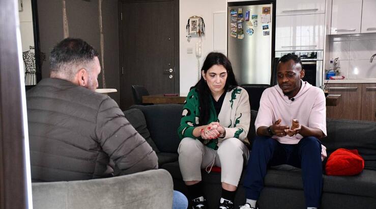 24 Ώρες Μαζί: Ο Κωνσταντίνος Κωνσταντίνου σε ένα ιδιαίτερο επεισόδιο που θίγει το ζήτημα του ρατσισμού 