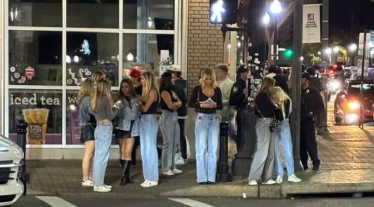 Γιατί αυτή η φωτογραφία έγινε Viral - Tι δείχνει για την Gen Z