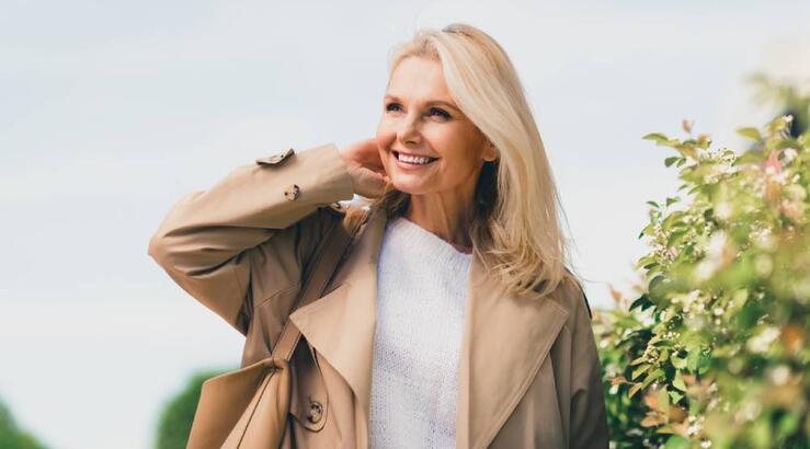 Τα 5 κουρέματα που σου δίνουν εφέ botox μετά τα 50